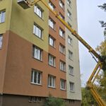 Čistění fasády panelového domu Nové Hrady