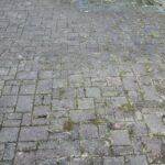Zámková dlažba před čištěním - České Budějovice