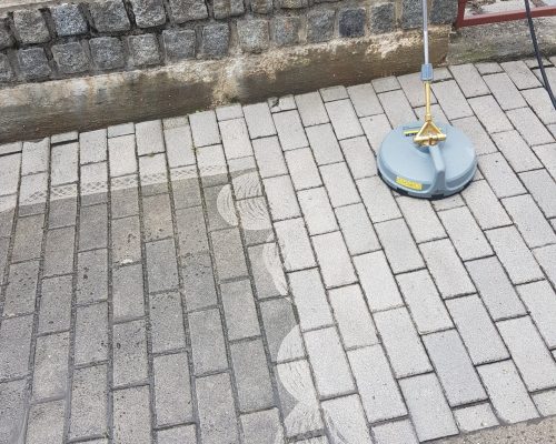 Číštění zámkové dlažby Třeboň